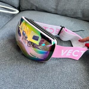 Ski/snowboard goggles